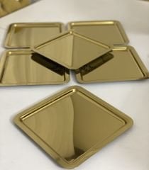PASLANMAZ ÇELİK GOLD KAPLAMA 6 LI SERVİS VE SUNUM TEPSİSİ KARE MODEL