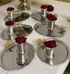 ÇELİK OVAL 20*25 CM SUNUM TEPSİSİ VE KIRMIZI GÜLLÜ GÜMÜŞ GÜL KOVASI