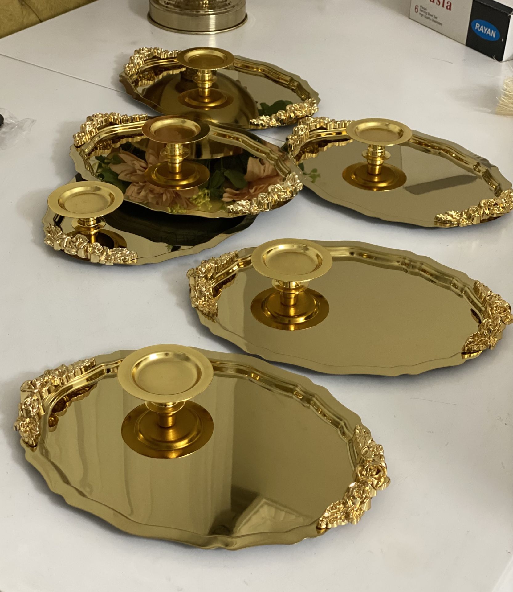 2 MODELS 25 CM GOLD OVAL HANDLED TRAY AND GOLD MACARON HOLDER SET OF 6